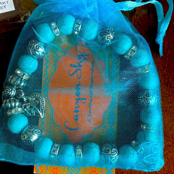 turquoise and silver bracelet with a heart charm - Picture 1 of 2